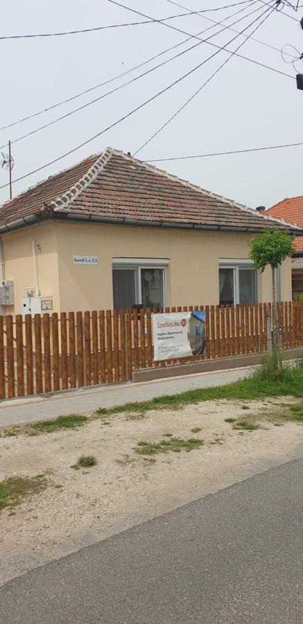 Napfény Apartmanház Balatonberény Esterno foto