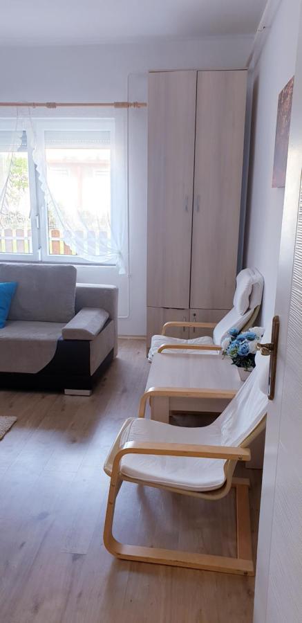 Napfény Apartmanház Balatonberény Esterno foto